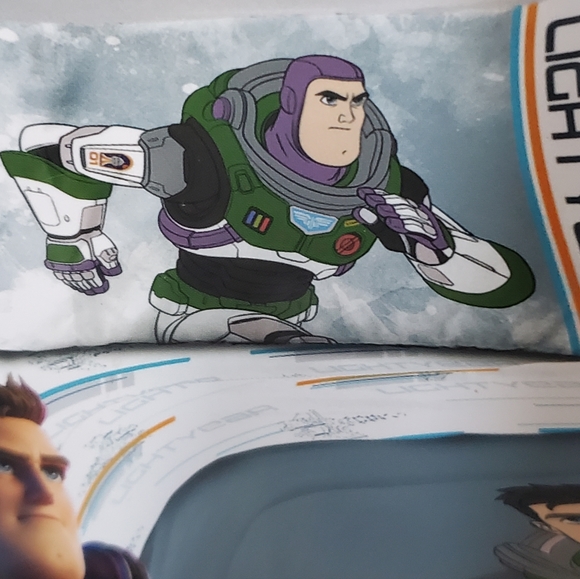 NWT Buzz Lightyear 3 pc twin set with Bonus Throw - Picture 3 of 9